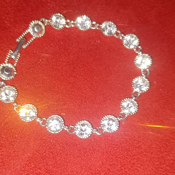 Silver and cubic zirconia tennis bracelet - Picture 2 of 2